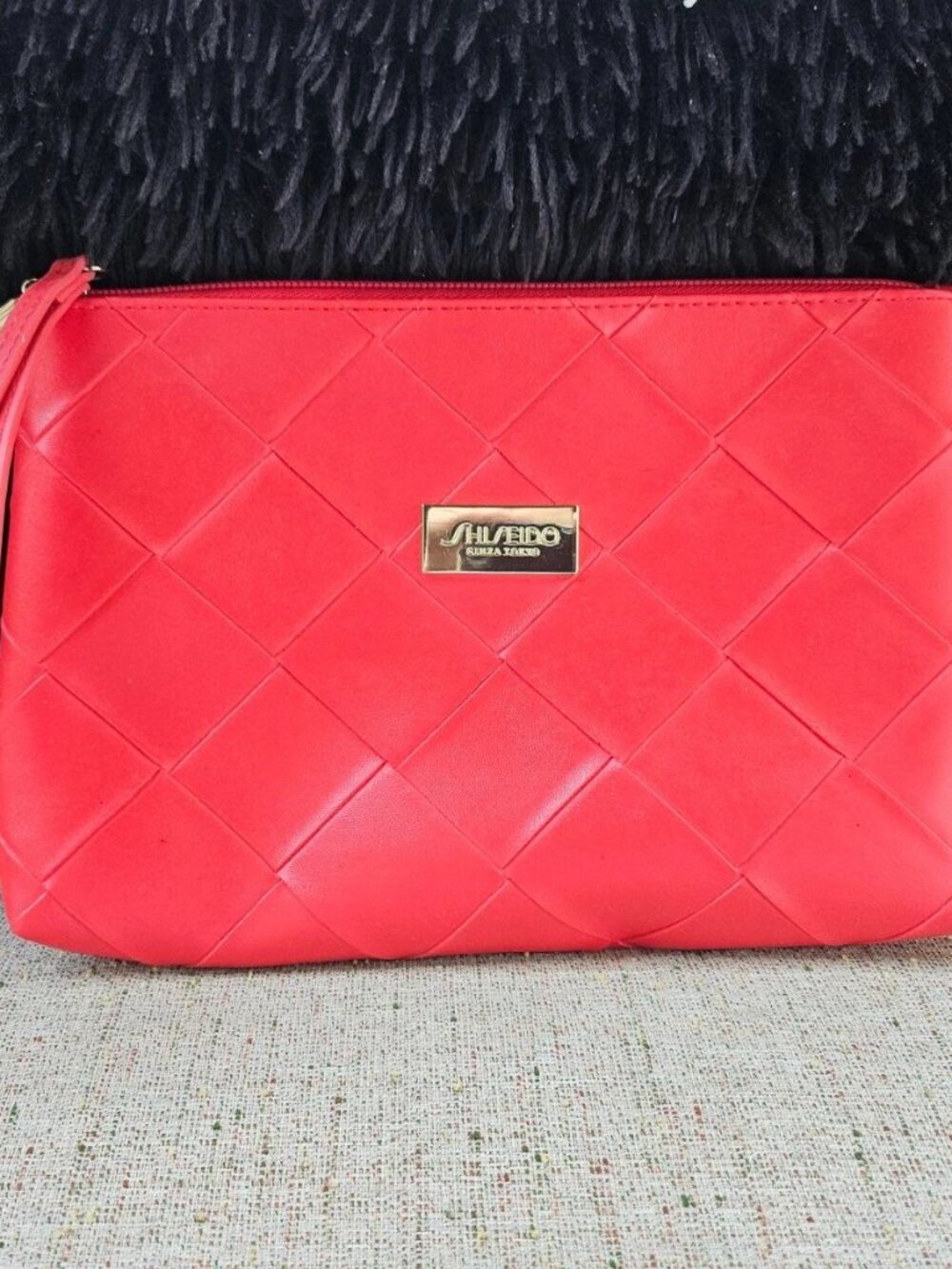 Shiseido Make Up Pouch Red Travel Bag Cosmetic Bag Gold tone Zip Closure - Picture 8 of 12